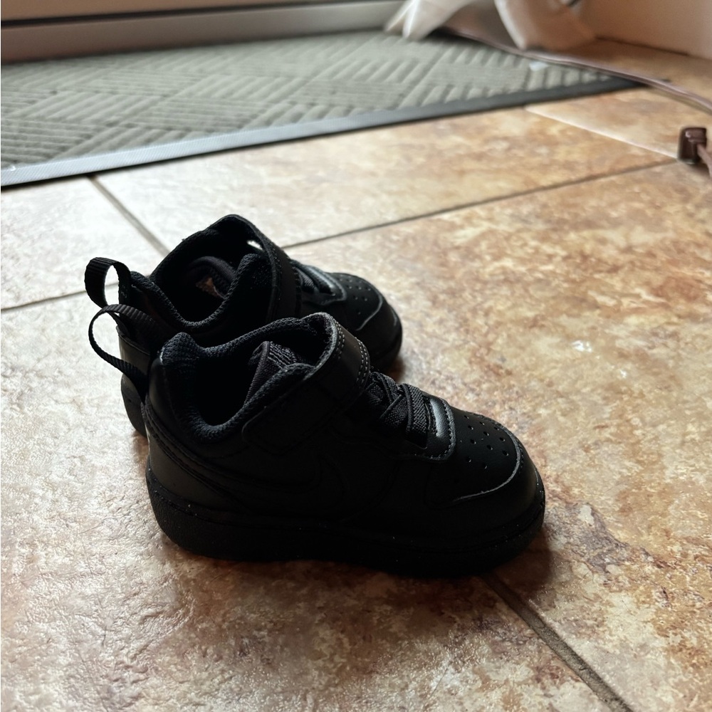 Nike Toddler Black Athletic Shoes